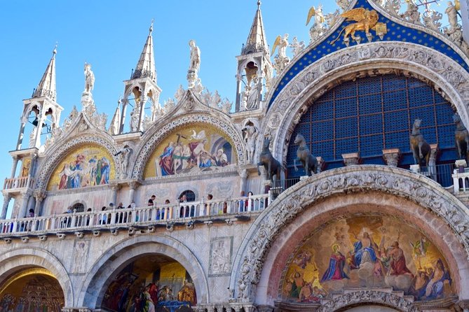 St. Mark’s Basilica Guided Tour with Venice Canals Gondola Ride - Gondola time: the 30-minute shared ride that hits the iconic moments
