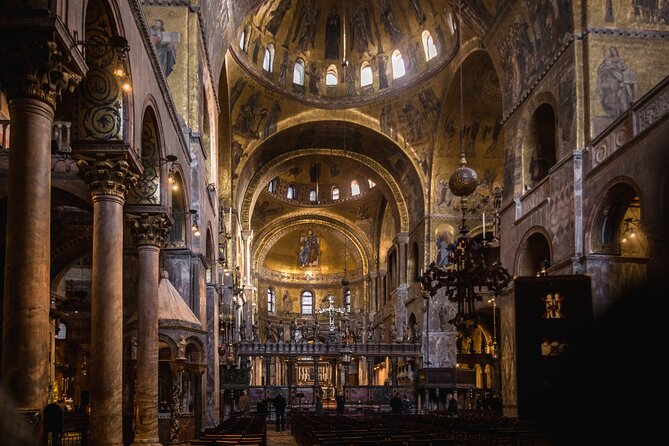 St. Mark's Cathedral Priority Guided Tour & History Gallery - Venice Gallery VR: A Smart Way to Understand St. Mark’s Square