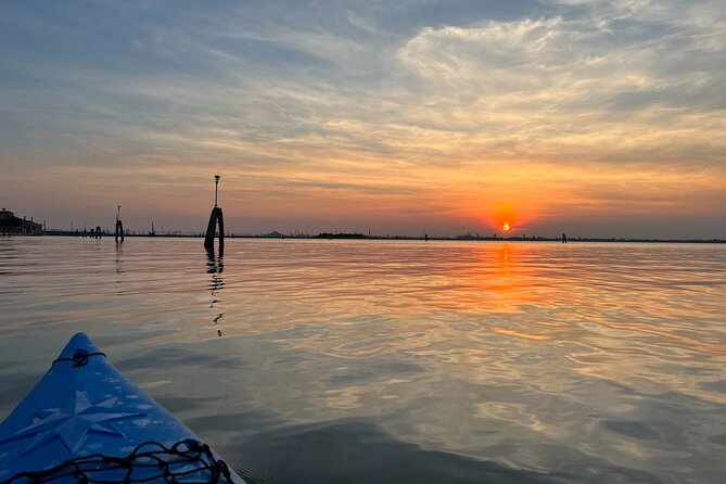Sunset Kayak Tour in Venice: Discovering the City’s Canals - Your 3–5 Kilometer Route: Bridges, Canals, and That Quiet-Lagoon Mood