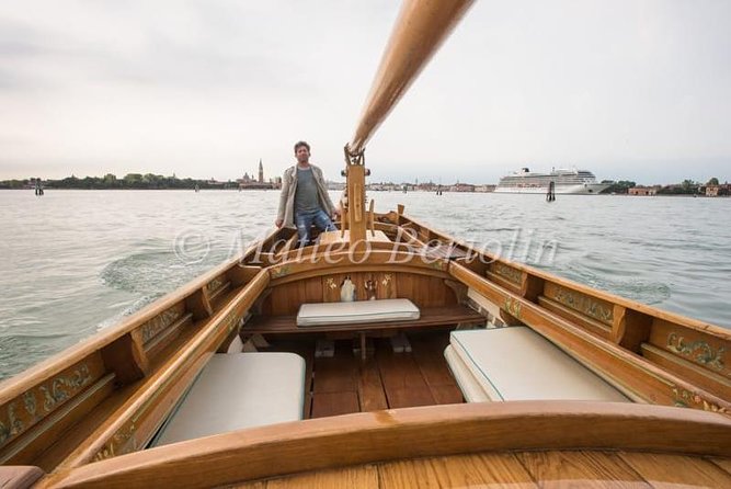 Sunset Traditional Boat Tour with Prosecco - Prosecco, but keep it classy: what the drink service feels like