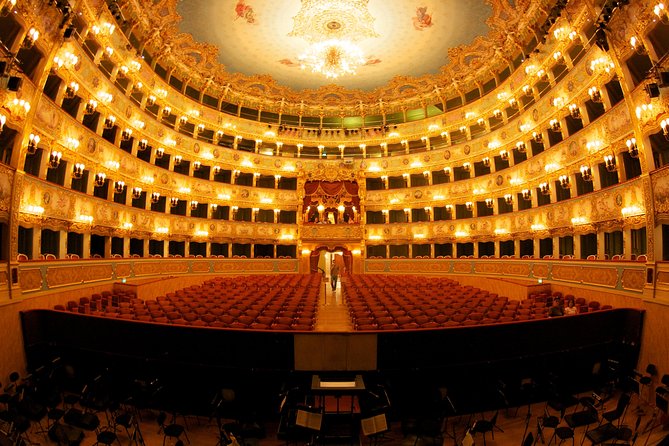 Teatro La Fenice Tour in Venice - Meeting point in Campo San Luca: how to keep it stress-free