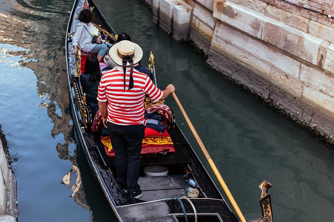 The Best of Venice: San Marco Highlights & Gondola Ride - Basilica di San Marco: the East-West mix in a short visit