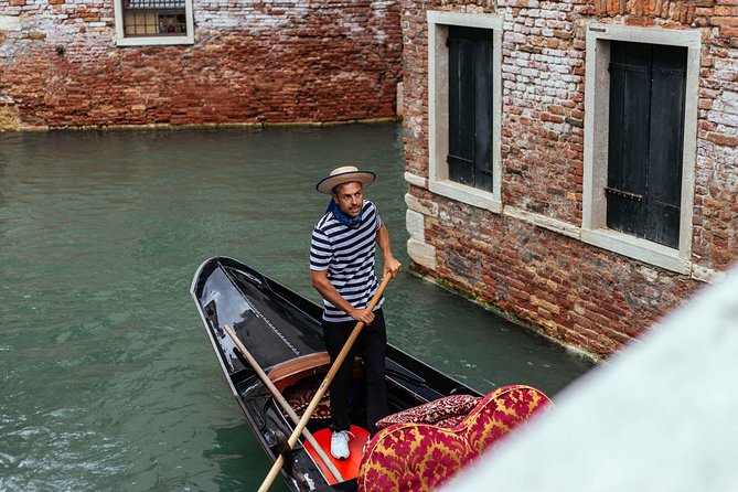 The Best of Venice: San Marco Highlights & Gondola Ride - How to get more than a checklist from your local host