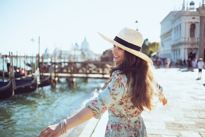 The Grand Canal & Rialto Bridge Private Photo Shoot - Ponte di Rialto: Iconic Views Without the Photo Chaos