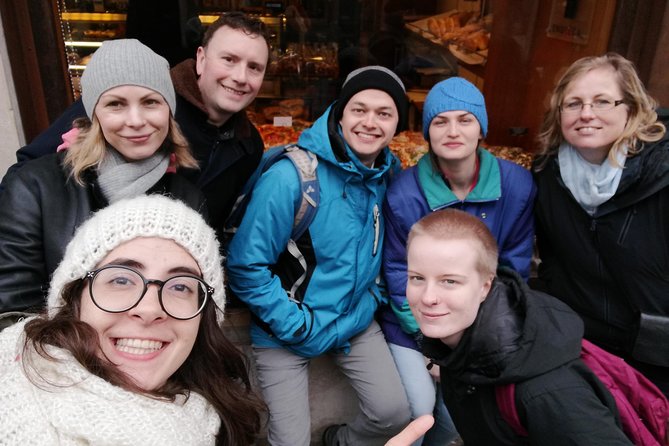 Venetian Cicchetti Street Food and Sightseeing Walking Tour - Bacari Neighborhood Energy: How Venetians Snack