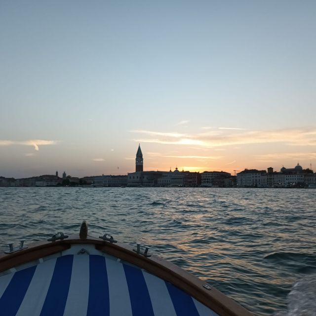 Venezia: Tour privato in Barca a Murano, Burano e Torcello - Price and value: what $396.50 for up to 2 really buys you