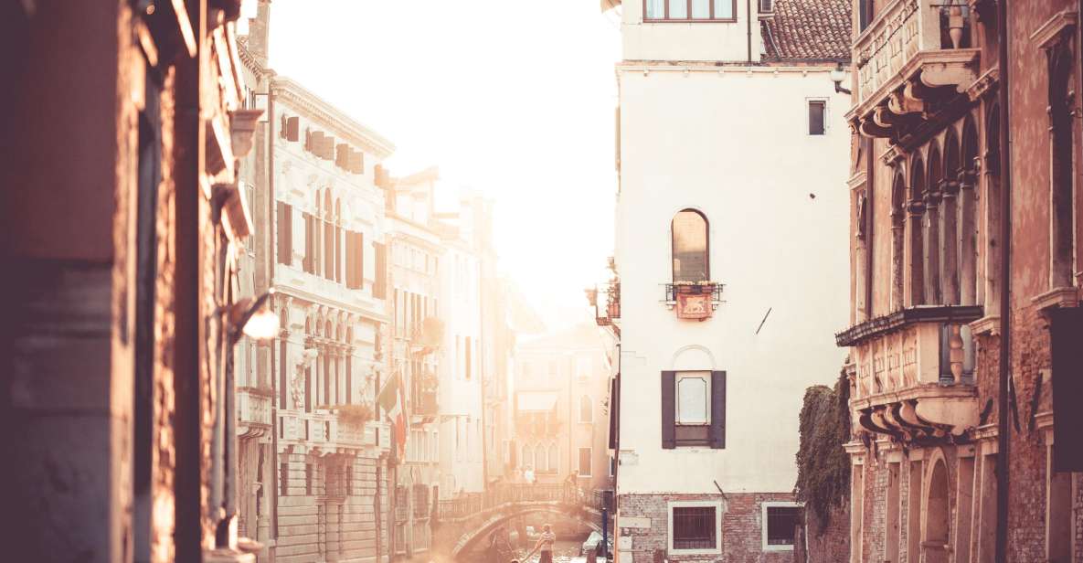 Venice: 1.5-Hour Wandering Around the City - Price and what $41 buys you in Venice time