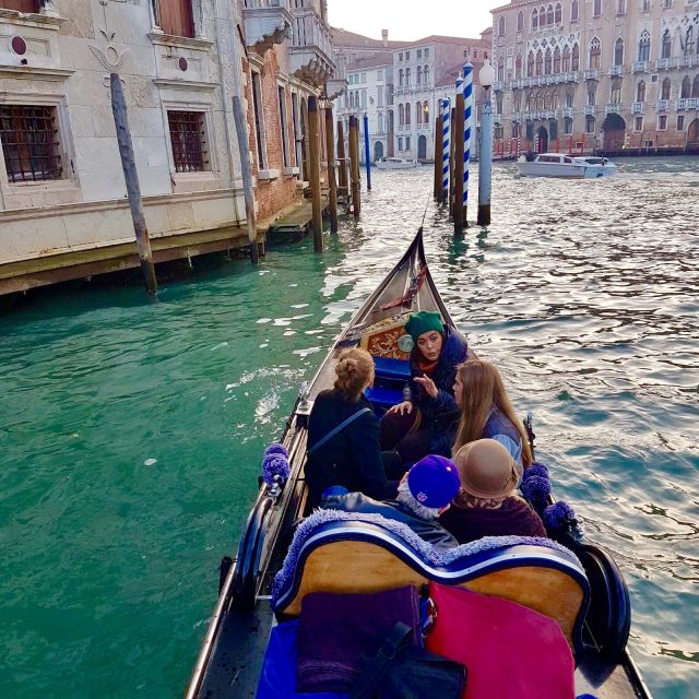 Venice: 30 min Gondola Ride on the Grand Canal with Guide - Gondola know-how: what you’ll learn about the boat and the people