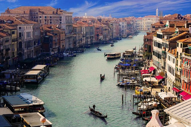 Venice: 30 min private Gondola Ride with Guide - What the guide does (and why it can change everything)