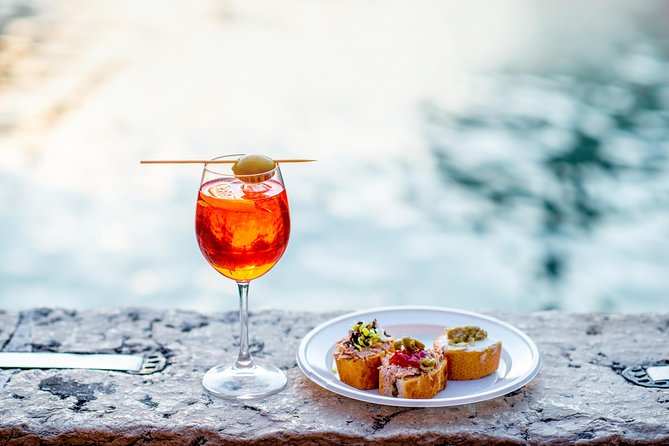 Venice Bacaro Food Tour: Eat and Drink like a Venetian - Late lunch or early dinner: picking the right timing