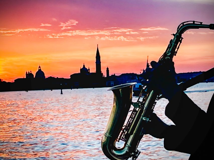 Venice: Catamaran Sunset Jazz Cruise with Aperitivo - Timing: why an evening slot is the point