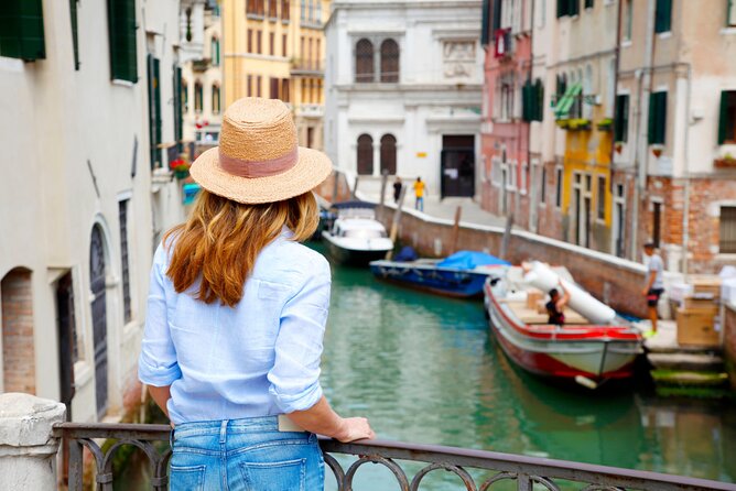 Venice Cicchetti, Spritz and Wine Tour with a Local Guide - Bacaro hopping plus spritz at the wine bar: beyond the default order