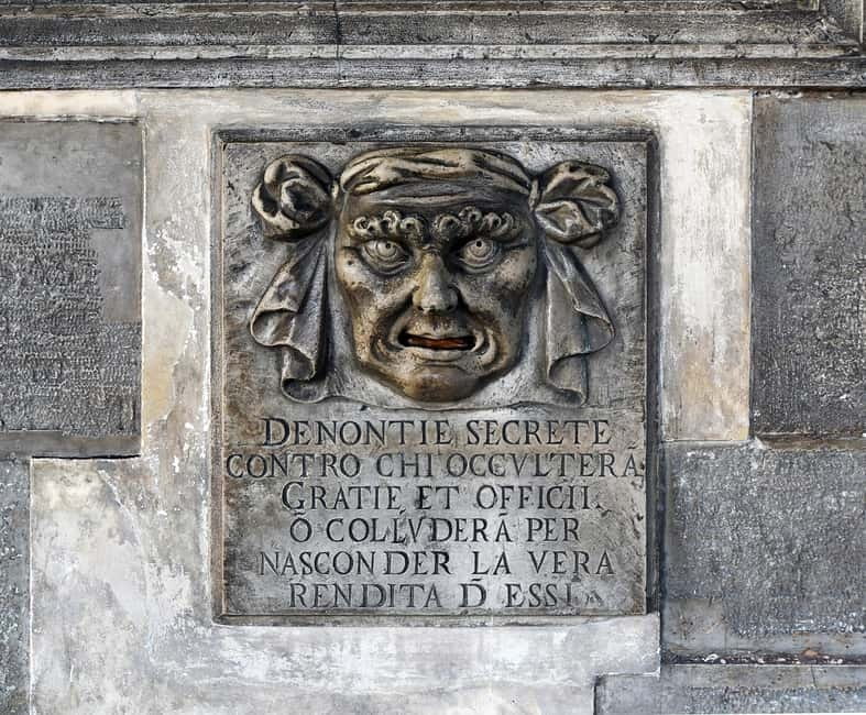 Venice: Doge Palace Guided Tour & Secret Itineraries Option - Audio receivers and the downloadable city guide: how to use them well
