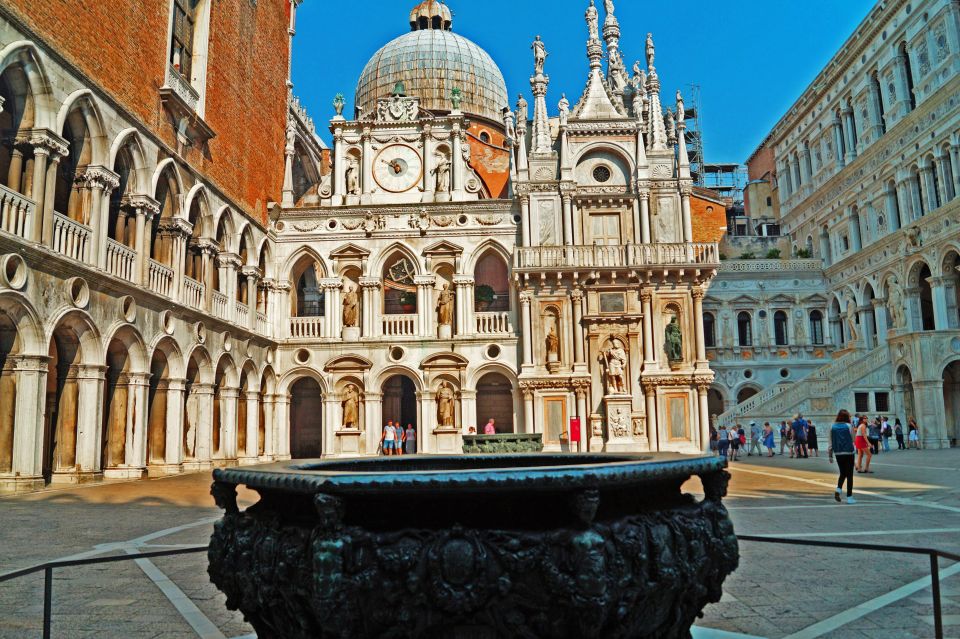 Venice: Doge’s Palace and Basilica Roman Empire Guided Tour - Prisons and the Bridge of Sighs: The Other Half of the Story