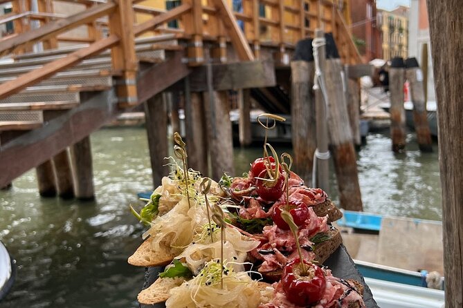 Venice Food Tour with 6+ Tastings with Cicchetti, Spritz & More - Jewish Ghetto Walk: Cookies, Synagogues, and Courtyards