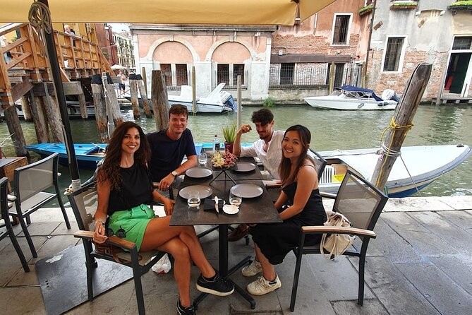 Venice Food Tour with 6+ Tastings with Cicchetti, Spritz & More - Walking Tips: How to Prepare for Venice Foot Traffic