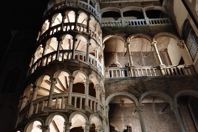 Venice Ghost & Legends Walking City Tour - Why Venice at night is perfect for legends