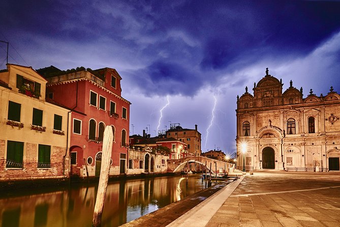 Venice Ghost & Legends Walking City Tour - Stop 1: Campo San Bartolomeo and the quieter side of Venice