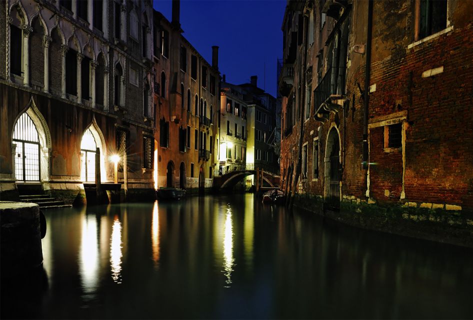Venice: Ghost Tour to Rialto and San Marco Square - San Marco Square after dark: stories in the open air