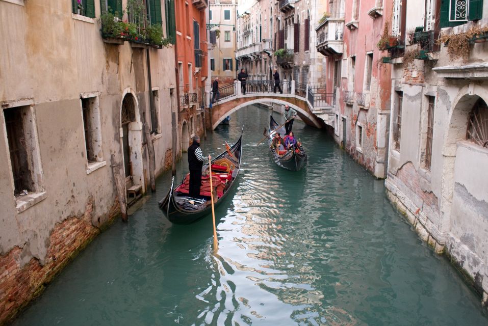 Venice: Gondola Ride and St. Mark's Basilica Tour - Key points to know before you go