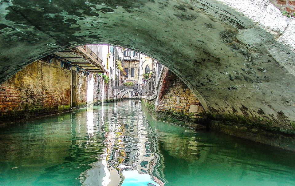 Venice: Gondola Ride and St. Mark's Basilica Tour - St. Mark’s Basilica: skip the line and see the Byzantine details