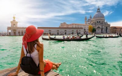 Venice: Gondola Tour under the Bridge of Sighs & Audio Guide - What the 30-Minute Gondola Ride Feels Like on the Water