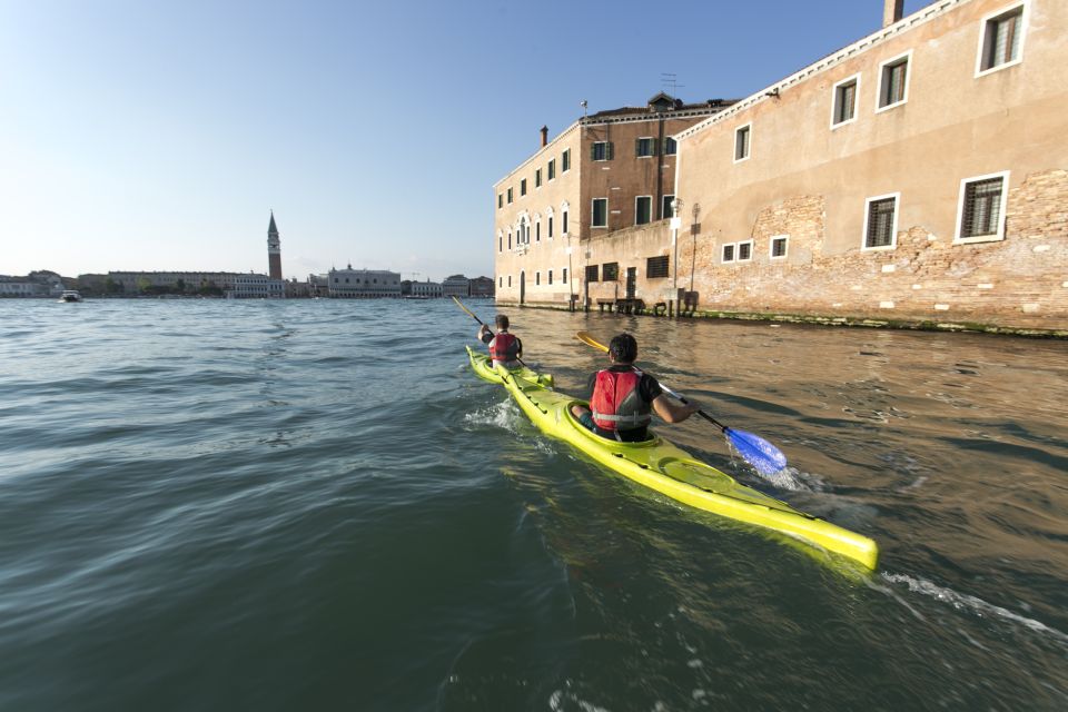 Venice: Guided Canal Kayak Tour at Day, Night, or Sunset - How the Guides Actually Make First-Time Kayaking Work