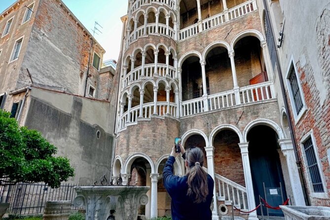 Venice in A Day: St Mark's Basilica, Doge's Palace & Gondola Ride - Doge’s Palace after lunch: power, prison, and Bridge of Sighs moments