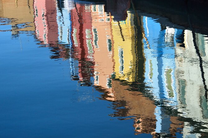 Venice Islands: Murano Glass & Burano Colors Guided Visit - Lace making in Burano: short demo, big context