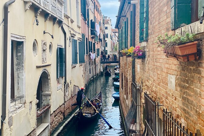 Venice: Jewish Ghetto & Cannaregio Area Food Tour: Pasta Wine Gelato and More! - Cannaregio Food Run: Pasta, Wine, Gelato, and Bakery Bites