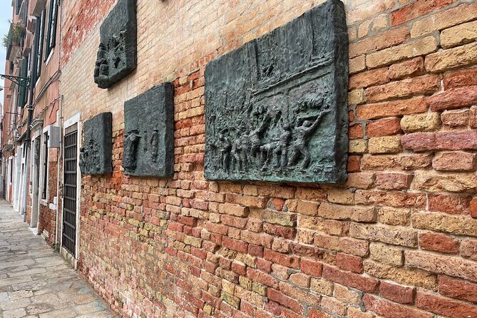 Venice: Jewish Ghetto Walking Tour with Synagogues Visit - Napoleon, the End of the Gates, and Jewish Life After the Rules Changed