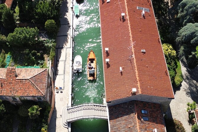 Venice Lagoon Tour with Historic Venetian Boat - Historic Boat Details That Make the Ride Pleasant