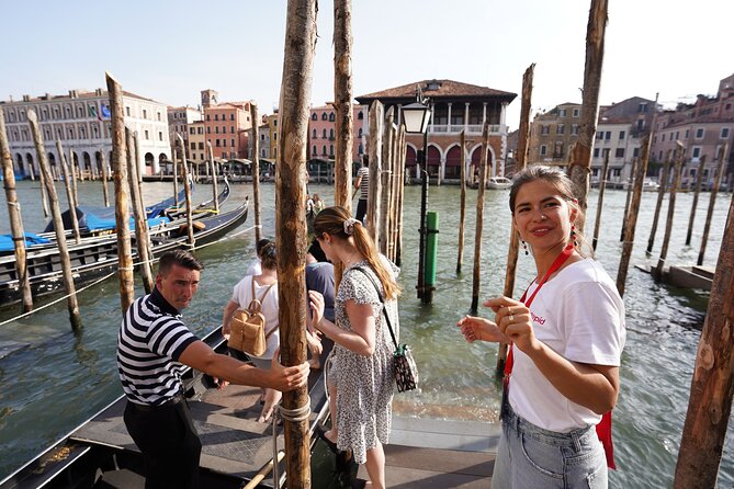 Venice Like a Local: Food, Wine & Spritz Tour with Traghetto Ride - Wine and spritz: what’s included (and why it’s a smart plan)