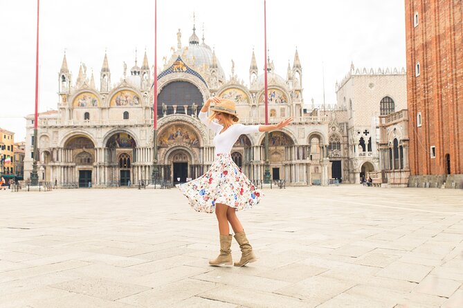 Venice: Photoshoot at Piazza San Marco and the Canals - The posing coaching is the real value
