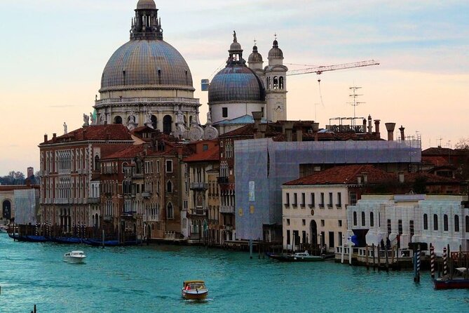 Venice : Private Custom Walking Tour with a Local Guide - Why a private Venice walk beats DIY wandering