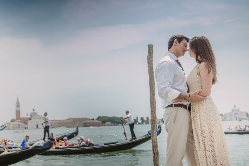 Venice: Private Gondola Ride with Photo Shoot - What You Actually Receive: 50 Photos and a Digital Photo Book
