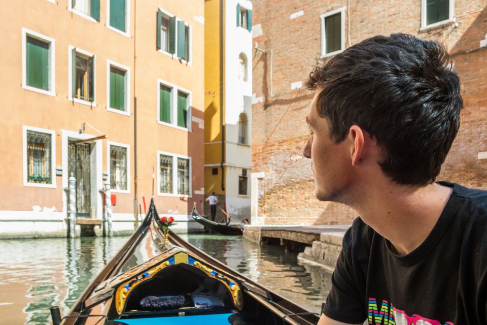 Venice: Shared Gondola Ride Across the Grand Canal - The ride in plain language: what happens once you’re on board