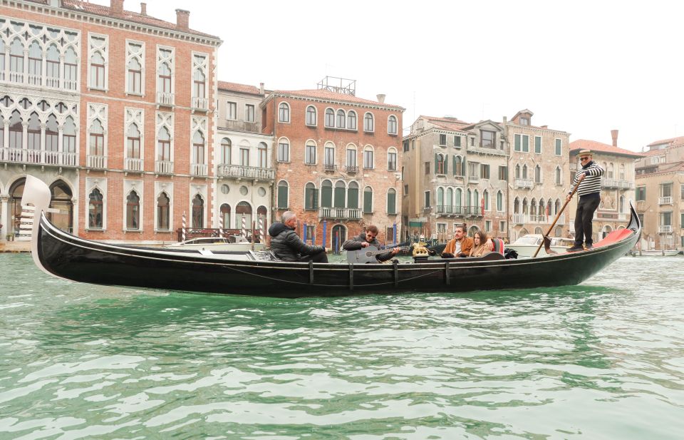 Venice: Shared Gondola Ride and Serenade - Should You Book This Shared Gondola Ride and Serenade?