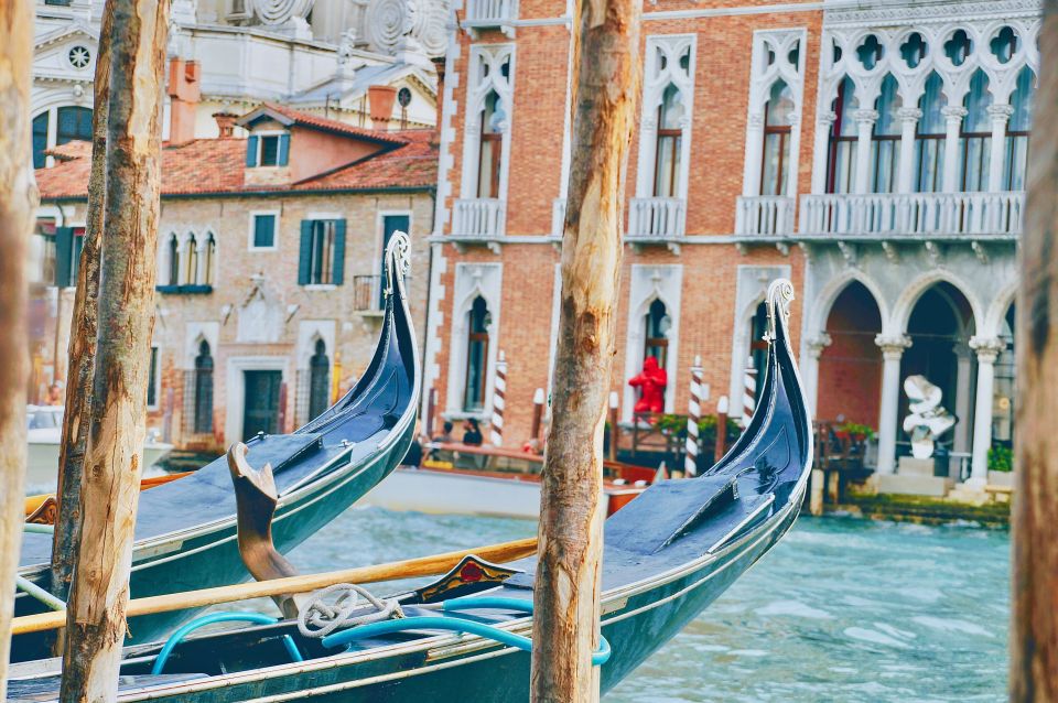 Venice: Shared Gondola Ride through the Lagoon City - San Moisè Church and the narrow canal feel