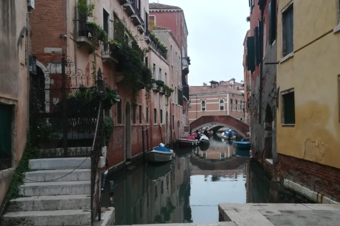 Venice Sightseeing Walking Tour with a Local Expert - The Art-Exhibition Church From Outside: What You Gain Without Tickets