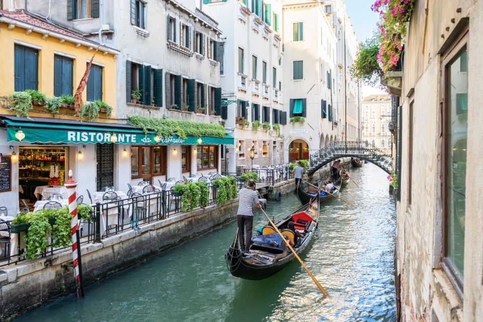 Venice: St. Mark's Basilica and Gondola Morning Tour - Languages and audio: better than yelling over crowds