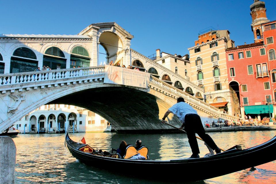 Venice: St. Mark's, Walking Tour and Gondola Combo - Start at St. Mark’s Square, then get oriented fast