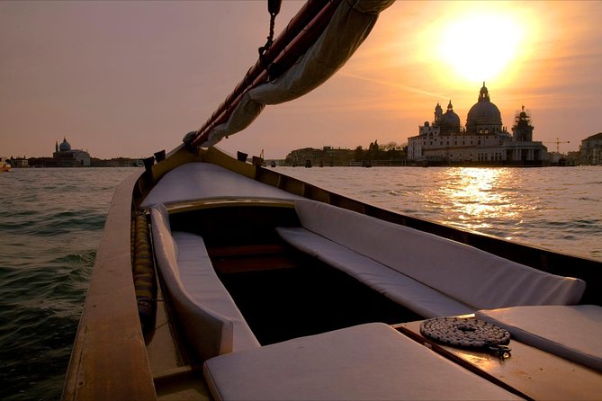 Venice Sunset Cruise by Typical Venetian Boat with Prosecco - The Meeting Point: OspedaleFondamenta Nuove and Why Timing Matters
