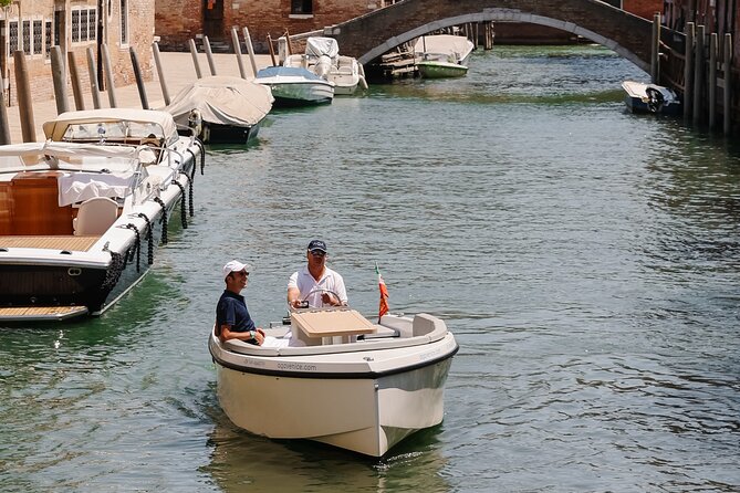 Venice: The Hidden Canals on an Electric Boat - Why an electric boat is a better Venice intro
