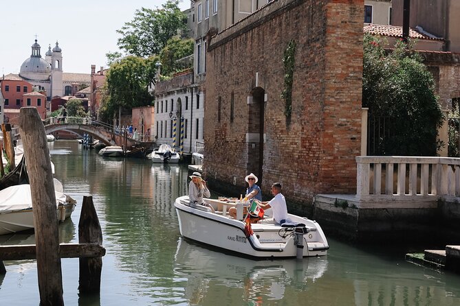 Venice: The Hidden Canals on an Electric Boat - What you can expect during the 1 hour 30 minutes on the water