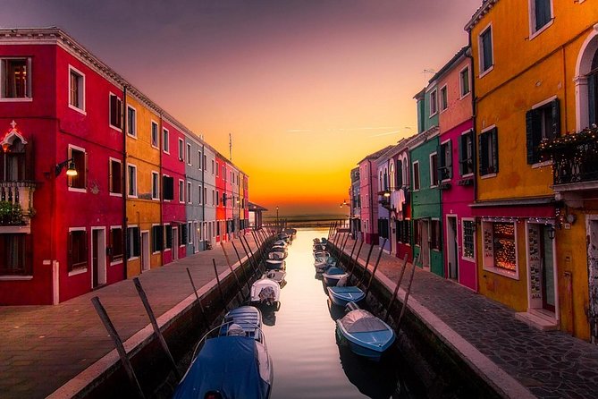 Venice Walking Tour and Gondola Ride - Making it smoother: uneven streets, rain plans, and headset reality