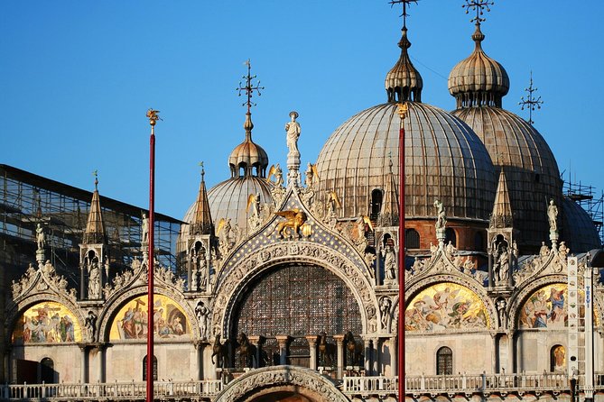 Venice Walking Tour plus Skip the Lines Doge's Palace and St Mark's Basilica Tours - The guided calle walk: how to see Venice instead of just passing through it