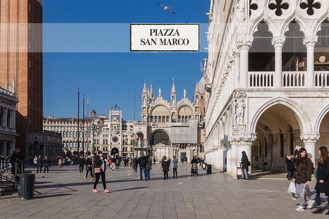 Venice: Winter Pass Top Attractions & City Walking Tour - Stop 2: Grand Canal with an audioguide (and why S-curves matter)