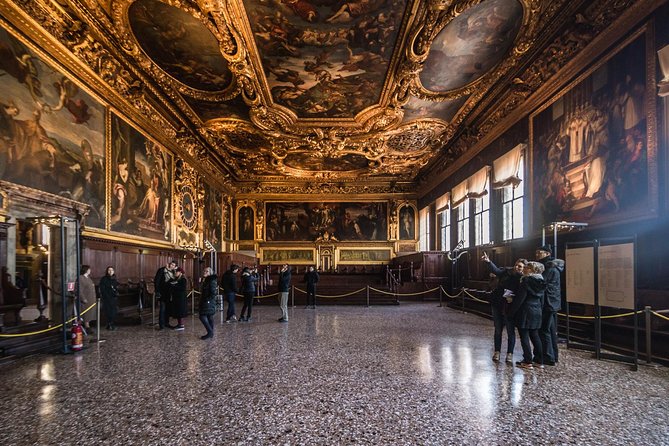 Venice: Winter Pass Top Attractions & City Walking Tour - Optional museum stop: Palazzo Mocenigo (fashion, textiles, perfume)
