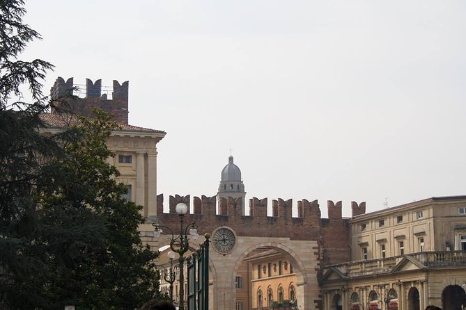 Verona City Sightseeing Walking Tour of Must-See Sites with Local Guide - Price and logistics: what you’re really paying for